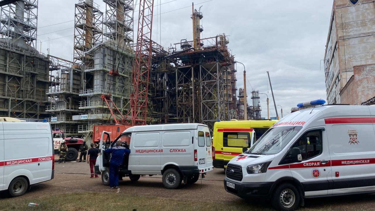 Больше 30 человек попали в больницу после взрыва на заводе в Стерлитамаке – 14 из них «тяжелые»