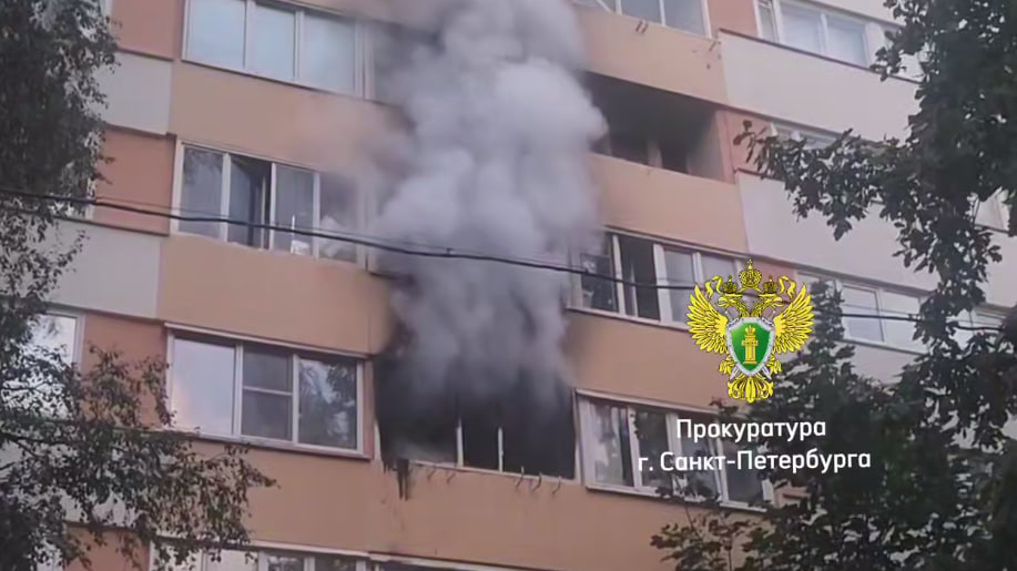 Погибший, огонь в двух квартирах и газовое оборудование: что известно о пожаре на улице Стойкости