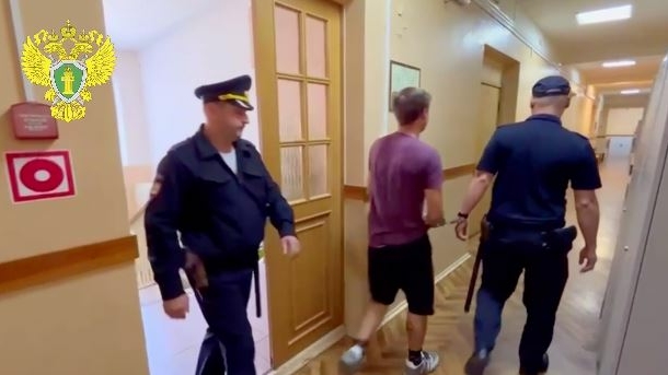 Ударил топором, сжег тело: подозреваемого в убийстве дяди по пьянке жителя Ленобласти заключили под стражу