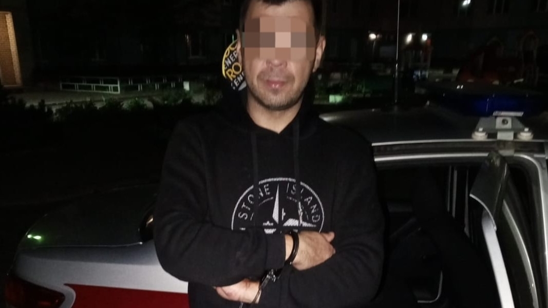 Пьяный агрессор сломал нос петербурженке во время ссоры в подъезде