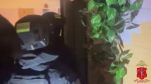 Карты, техника и 260 сим-карт: двое пособников аферистов обустроили узел связи в квартире на Маршала Казакова