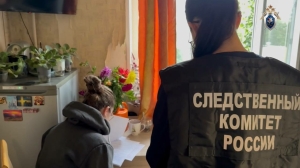 Сотрудницу управления по вопросам миграции подозревают в получении 2 млн рублей взятки в Петербурге