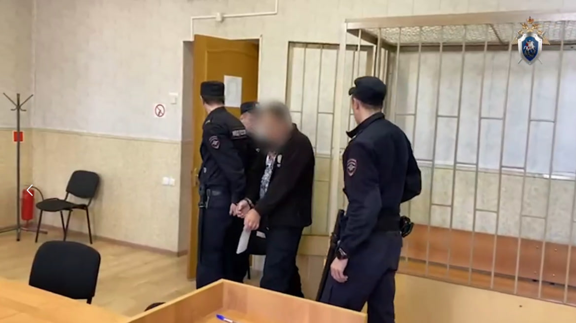 В Ленобласти 14 человек задержали по делу о смертельном суррогате: изъято больше тысячи литров отравы