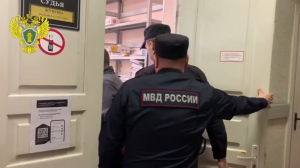 Петербуржец оказался под стражей по делу об отравлении 25 жителей Ленобласти суррогатом