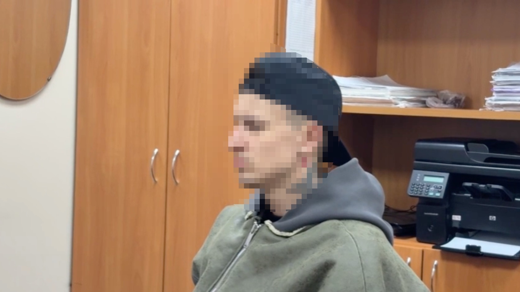 Оформлял кредитки на полумаргиналов: в Петербурге впервые завели уголовное дело на «дроповода»