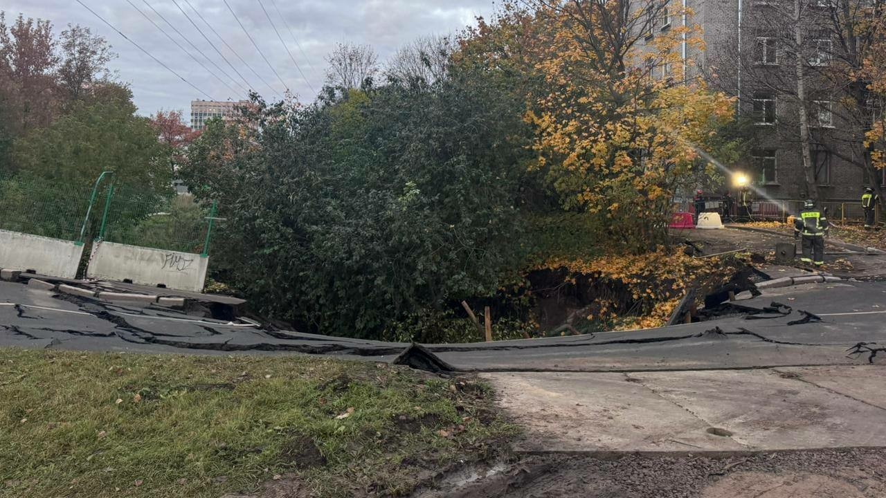 Прокуратура проводит проверку из-за эвакуации после просадки асфальта на Харченко