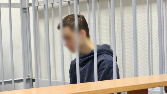 Сам забрал документы: порезавшего педагогов колледжа в Архангельске бывшего студента арестовали