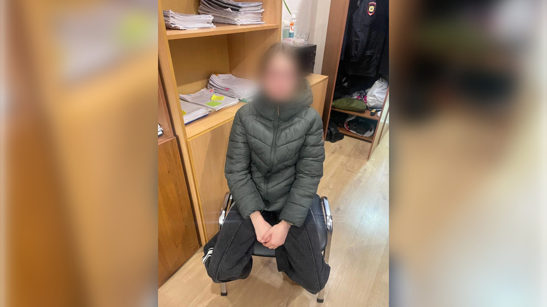 Хотела новый iPhone: 12-летняя школьница подожгла вышку связи на Парашютной ради 300 тысяч рублей