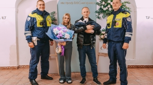 Полицейские Петербурга довезли беременную девушку до роддома, минуя пробки