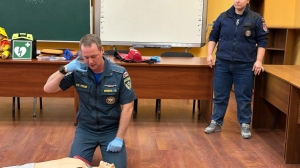 Петербургские спасатели заставили «биться» сердце манекена в честь Всемирного дня «Запусти сердце»