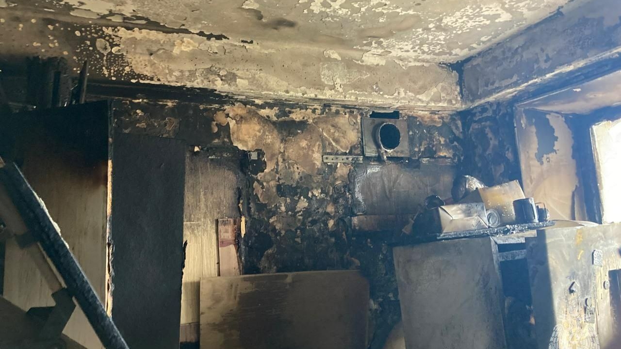 Петербургская школьница спасла себя и пятилетнего братика во время пожара