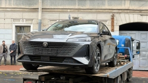 Опустевшие платные парковки в Петербурге отказываются дешеветь