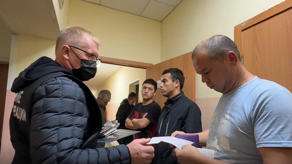 Полиция «прочесала» хостелы с мигрантами на юге Петербурга и не нашла нелегалов