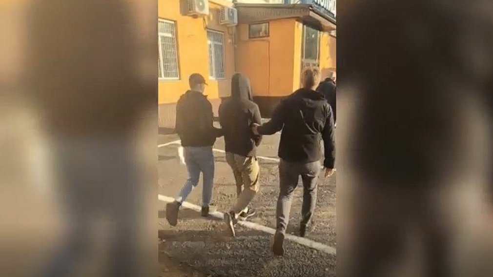 Переросший в драку с соседом спор о религии обернулся для жителя Бугров уголовным делом