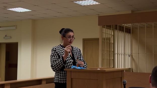 Адвокат Кохал в суде ввела инсулин в макет руки расчлененного рэпера Картрайта