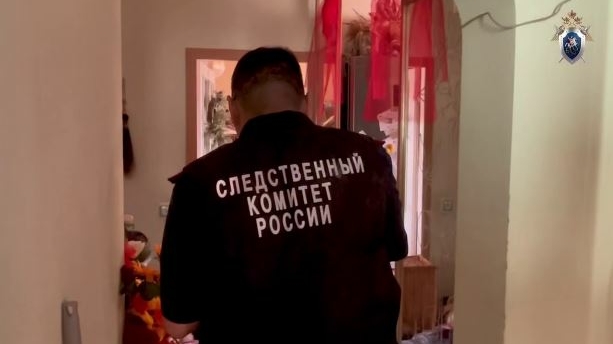 Часто обижала: в Якутии девушку-подростка подозревают в убийстве матери и брата, с которым у нее не сложились отношения