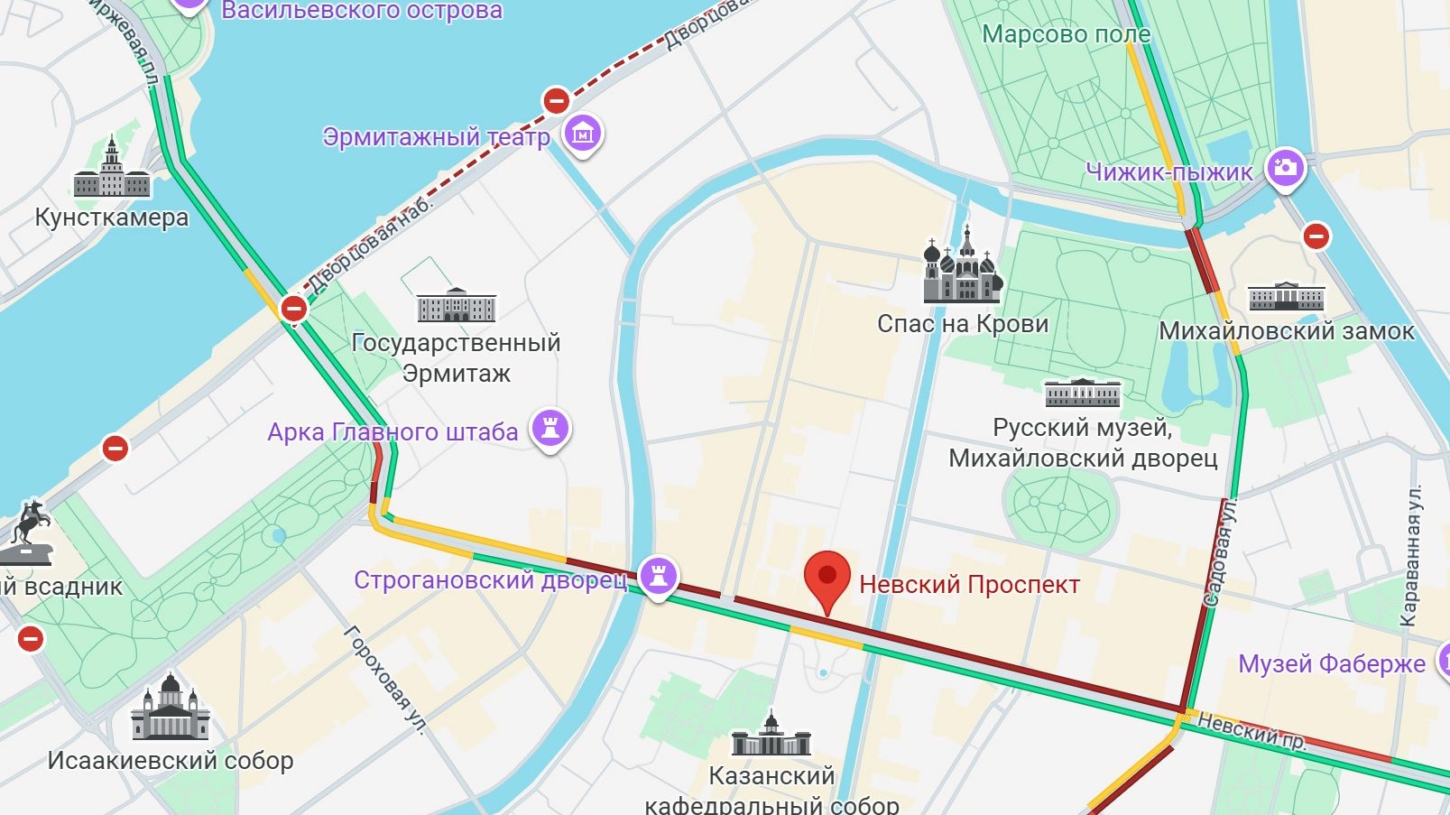 Невский встал намертво: автомобилисты застряли в центре Петербурга из-за огромных пробок