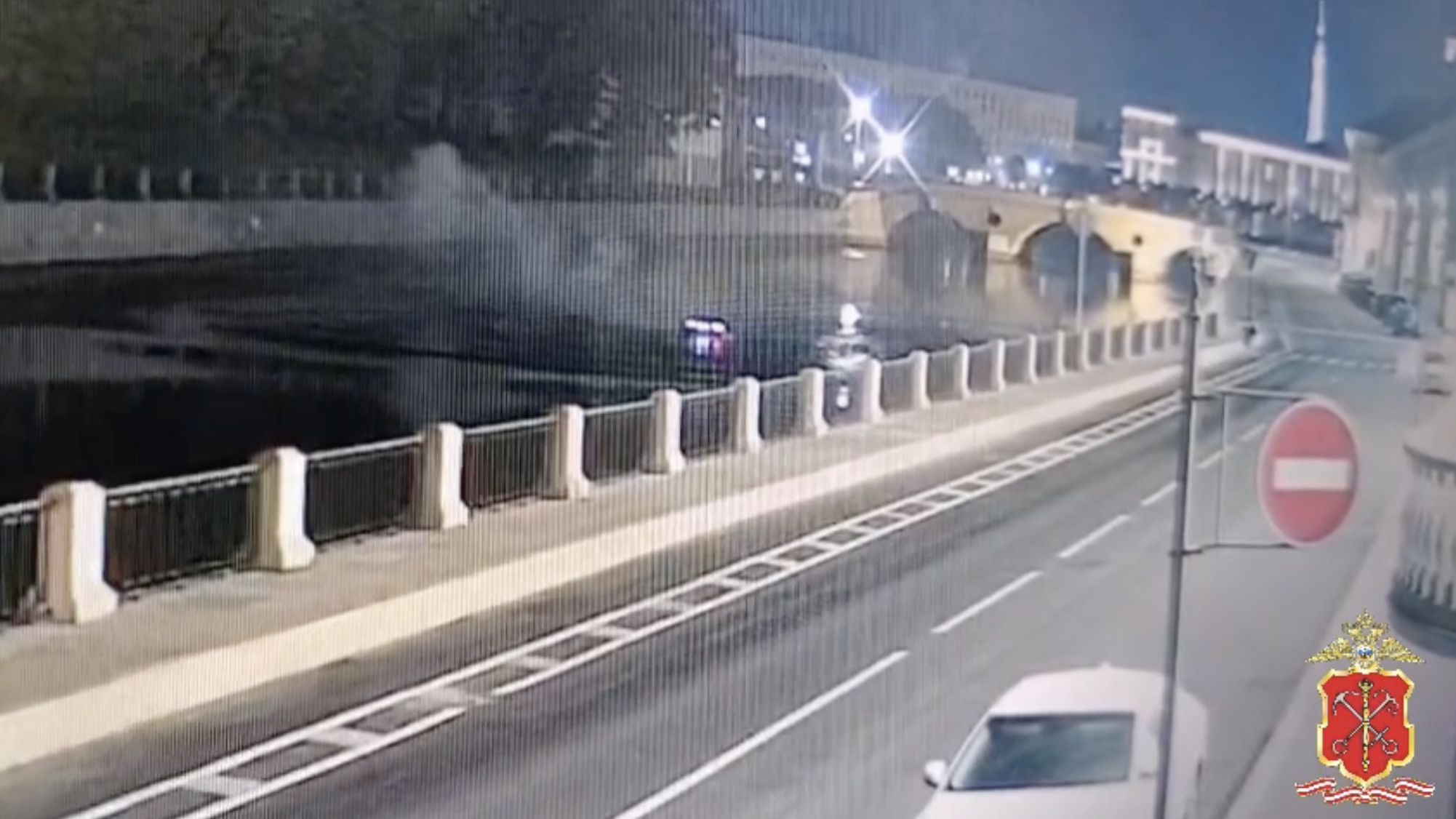 МВД показало видео падения Porsche Cayenne в Фонтанку