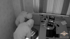 Укравших из сейфа в Мытищах 10 млн рублей рецидивистов задержали в Петербурге