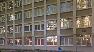 Школьный охранник и его 20 приятелей избили троих подростков на Ленсовета