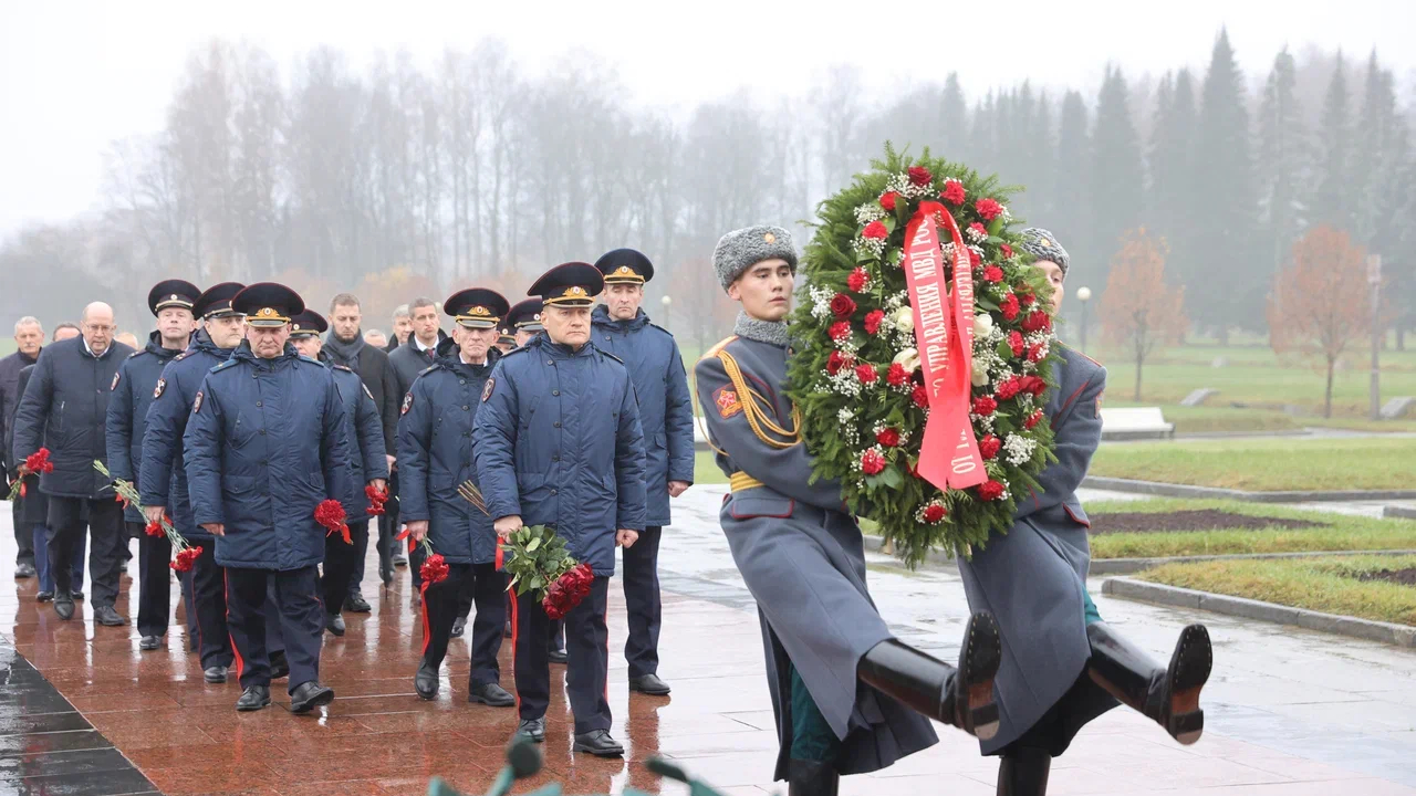 В Петербурге полиция почтила память погибших при исполнении товарищей: посмертно награждены 47 сотрудников