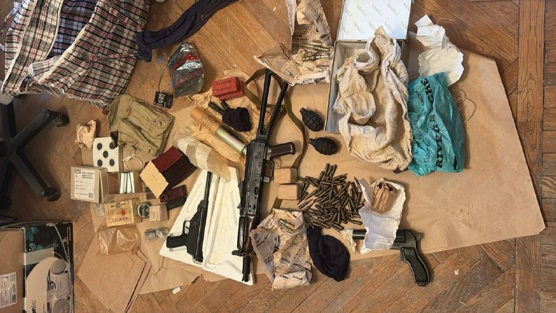 Пенсионерка из Кронштадта нашла у покойного мужа боеприпасы и пропавший в 1993 году автомат