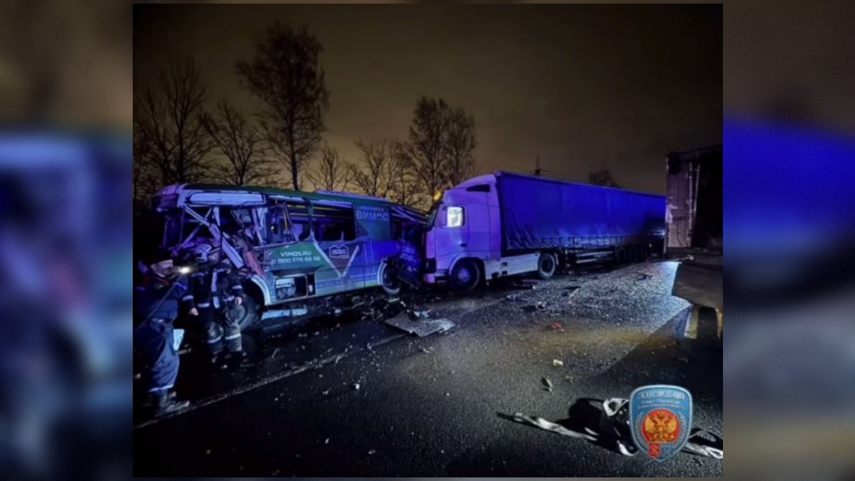 Страшное ДТП на Московском шоссе унесло жизнь менявших резину водителей