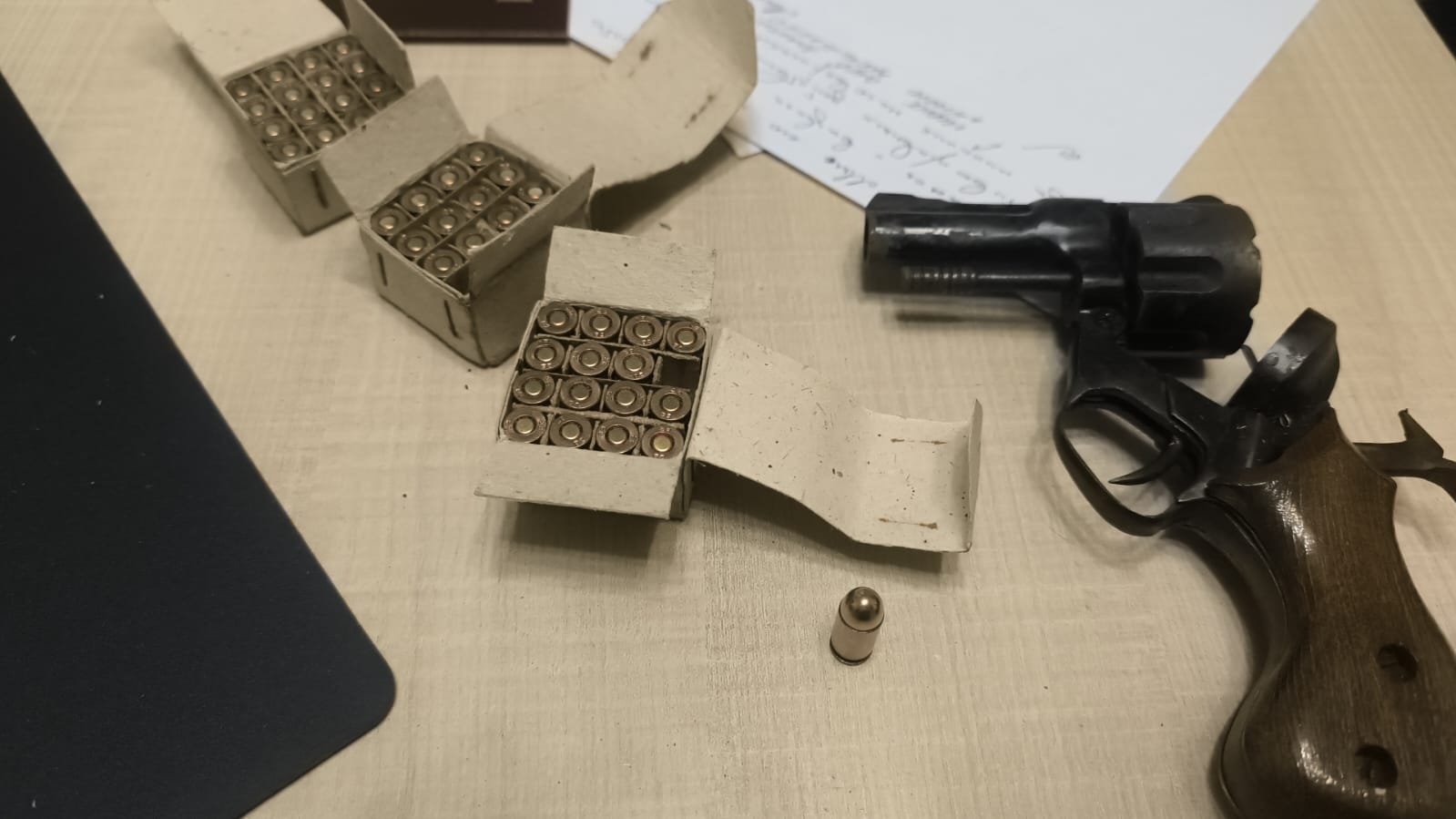 У жителя Парголово нашли самодельный револьвер, подаренный в 90-х главой крупной кондитерской фабрики