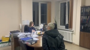 В Киришах пьяный рецидивист жестоко избил жену палкой от швабры — женщина скончалась