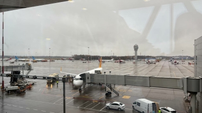 Туристов много, а денег мало: путешественники принесли Петербургу 866 миллионов рублей