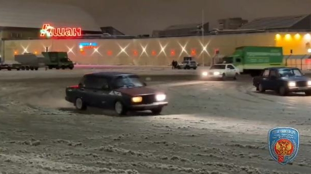 Пойманным в Петербурге уличным гонщикам может грозить уголовка