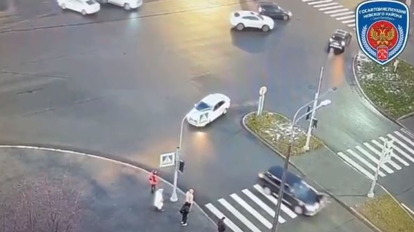 В Петербурге выяснили личность водителя внедорожника, который сбил школьницу и уехал