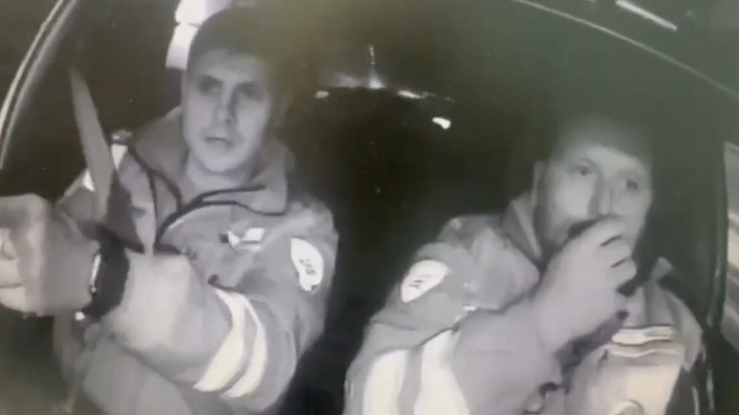 Пьяного мигранта на Renault без прав и страховки задержали со стрельбой в Стрельне: видео