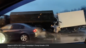 Водитель в реанимации: большая пробка образовалась из-за ДТП на 38 км внешнего кольца КАД