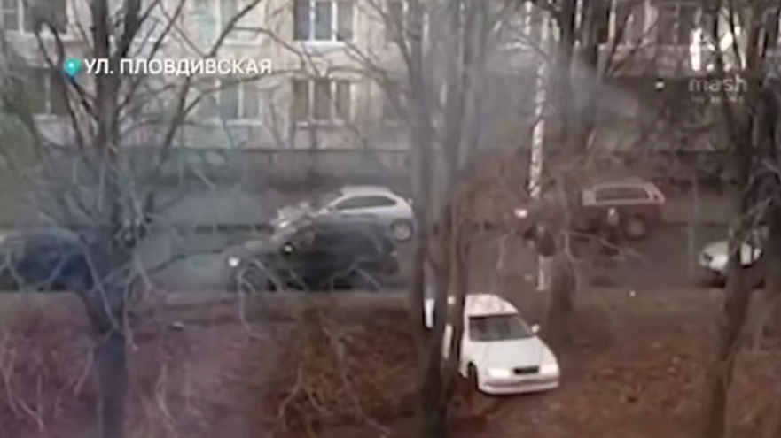 Дерзкий дрифтер может получить уголовку за развлечения на петербургском газоне