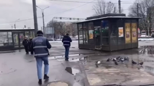 Петербуржцы взялись за торговцев у станции метро «Площадь Мужества»