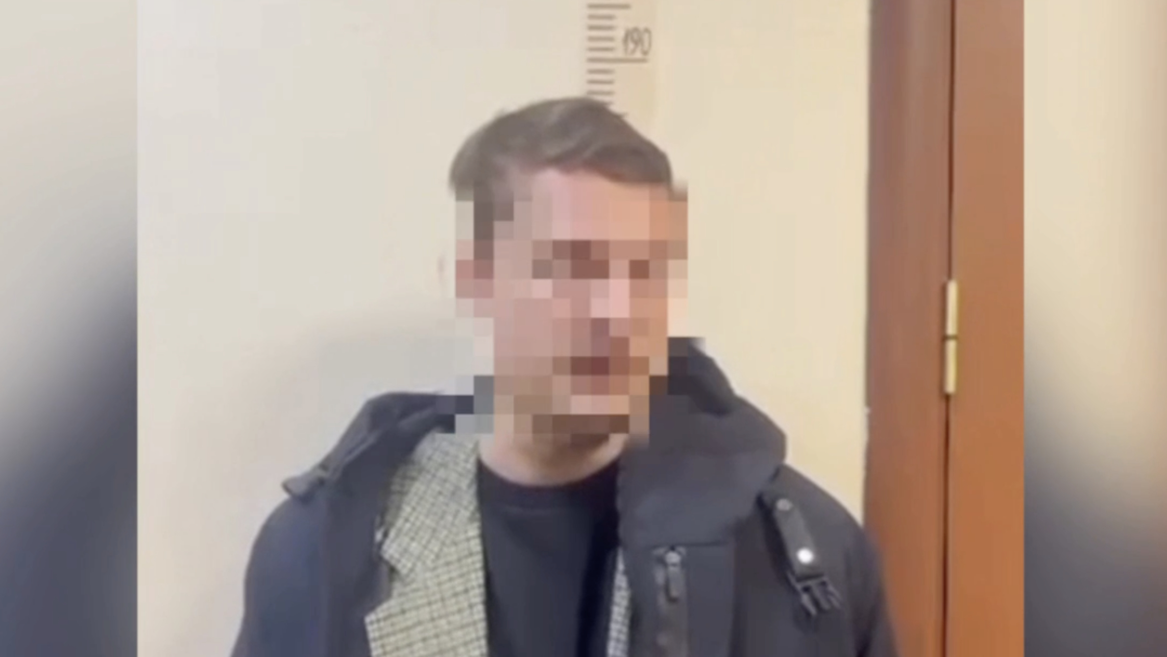 Хотел «насолить»: появилось видео с допроса поджигателя мастерской художника в Петербурге