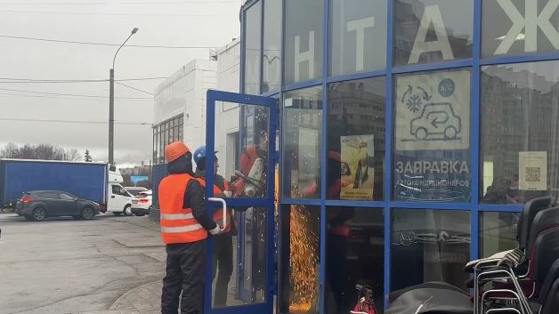 Владелец ТЦ у «Приморской» пообещал снести его за месяц с учетом интересов горожан