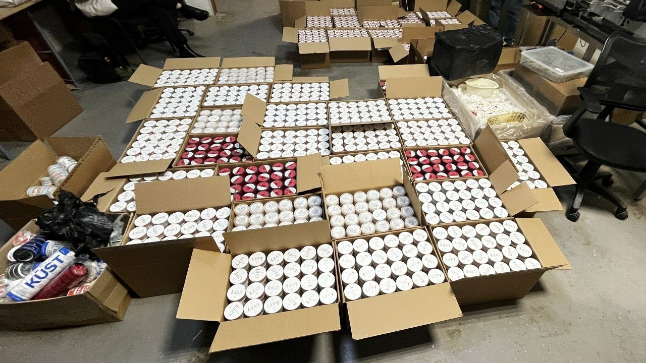 Как «бизнесмены» превратили БЦ на Васильевском в подпольную табачную фабрику