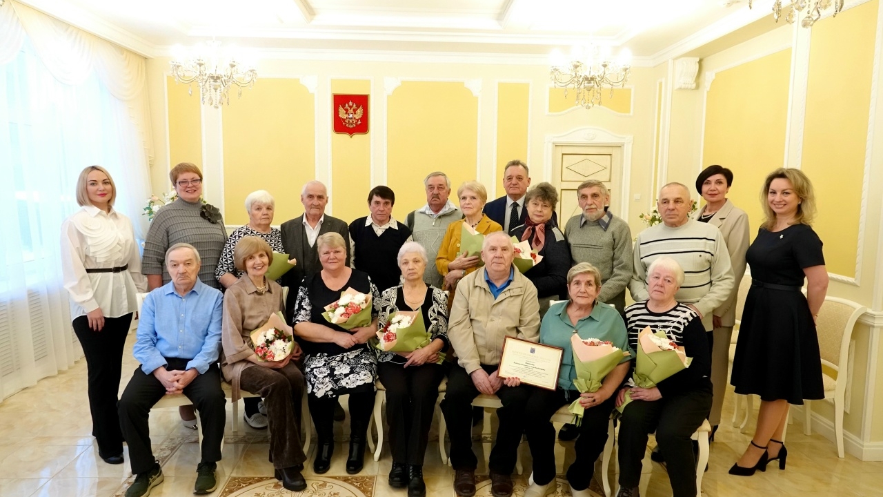 В Ленобласти поздравили супружеские пары с 50-летним юбилеем брака
