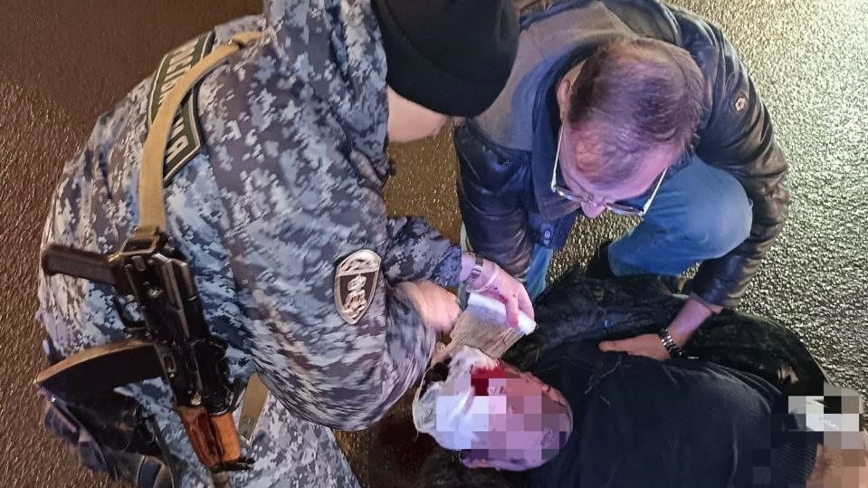 Петербургский нарушитель отъехал в больницу после попытки сократить путь до дома