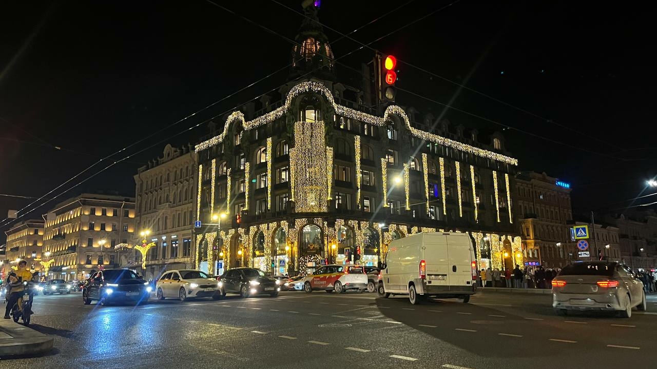 Ночные автобусы в СПб в Новый год 2026: маршруты и расписание движения с 00:00 до 06:00