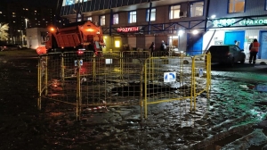 В Водоканале рассказали, когда ликвидируют прорыв трубы на набережной Макарова