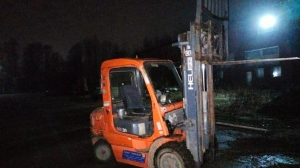 Чинил кровлю и упал: несчастный случай на эстакаде в Левашово унес жизнь рабочего