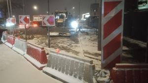 На Пироговской устраняют аварию на сетях