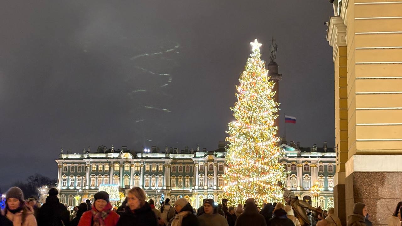Петербург и Москва стали лидерами новогоднего туризма