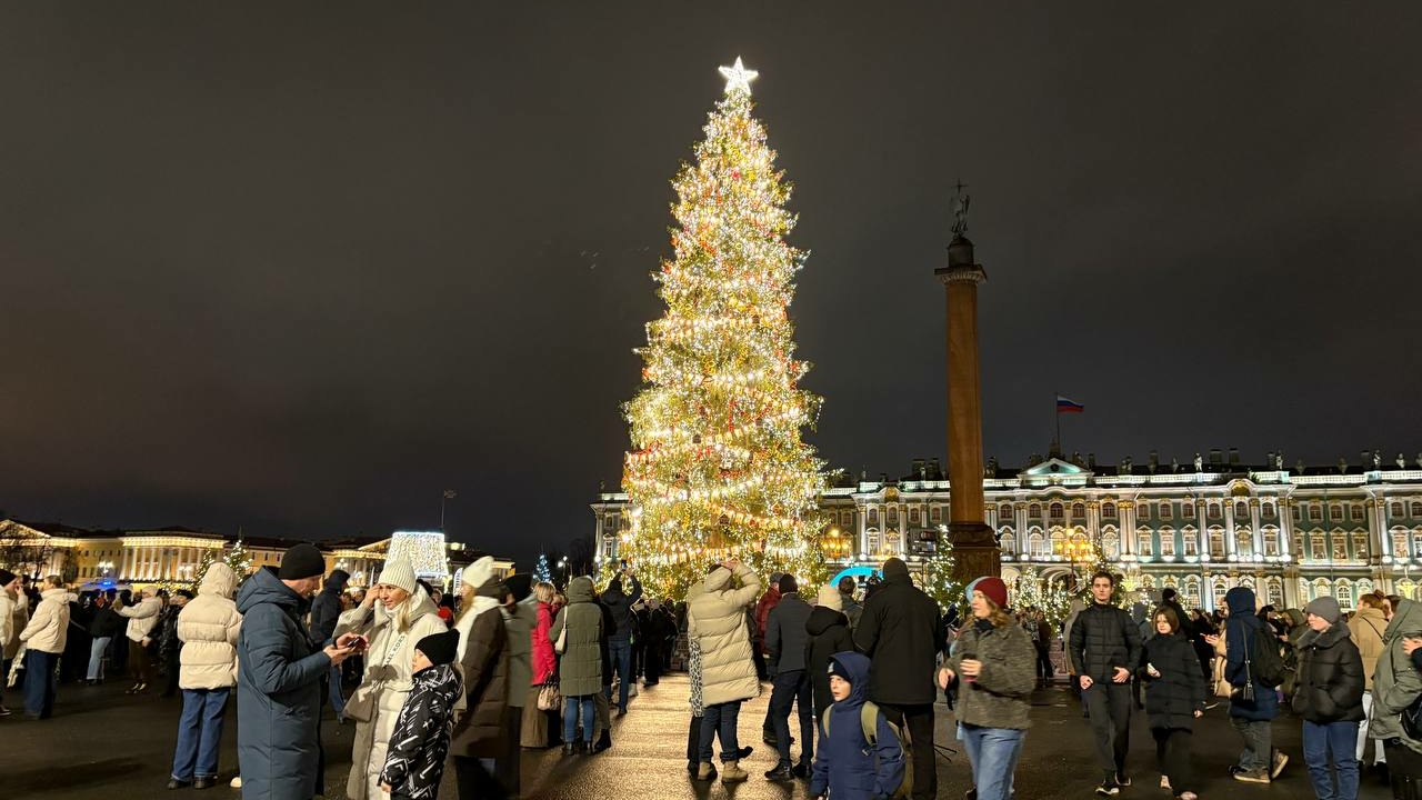 Новогоднее настроение нашли только у чуть более 30% петербуржцев
