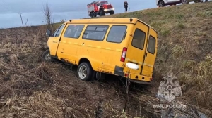 Дорога на соревнования закончилась в кювете: что известно о ДТП со школьниками в Ленобласти