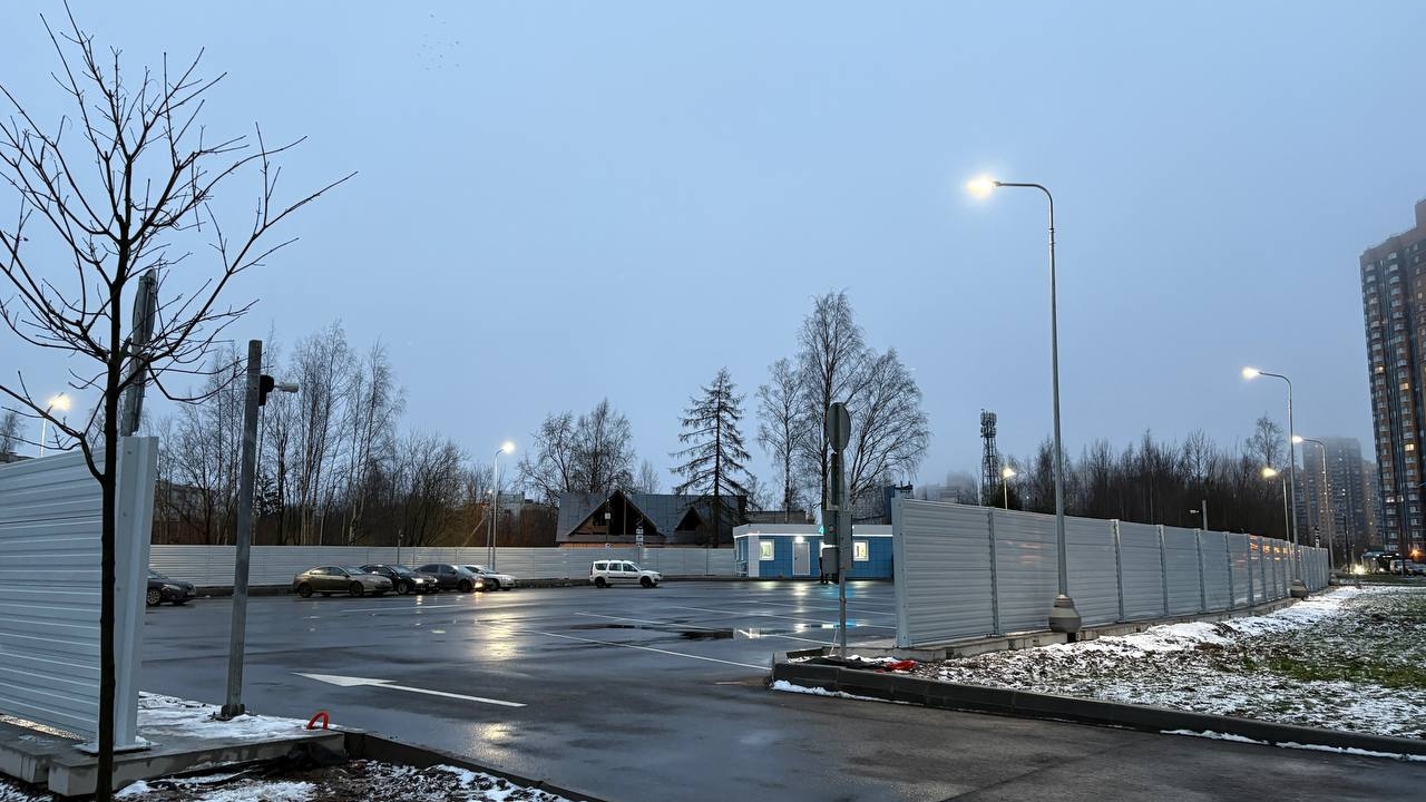 Гринч украл у жителей Парголово тишину и зеленую зону: в Петербурге заработала новая отстойно-разворотная площадка