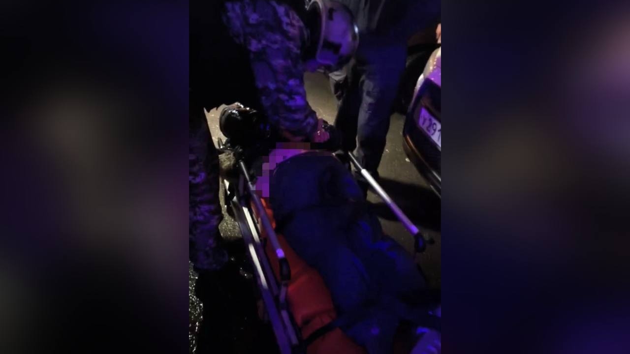 Зубастую петербурженку отправили в больницу с помощью росгвардейцев после нападения бригаду скорой